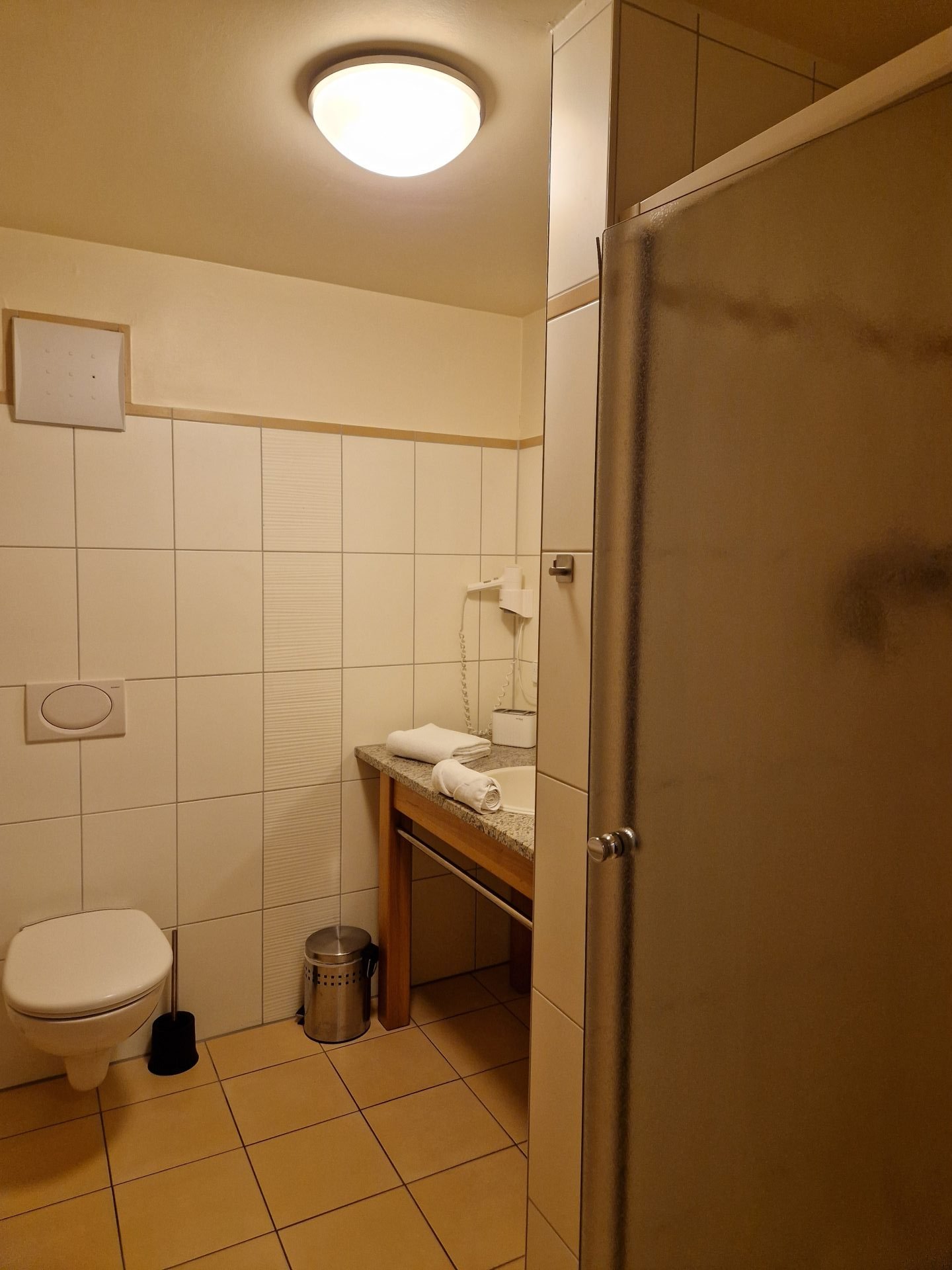 Einzelzimmer Komfort Bad 1