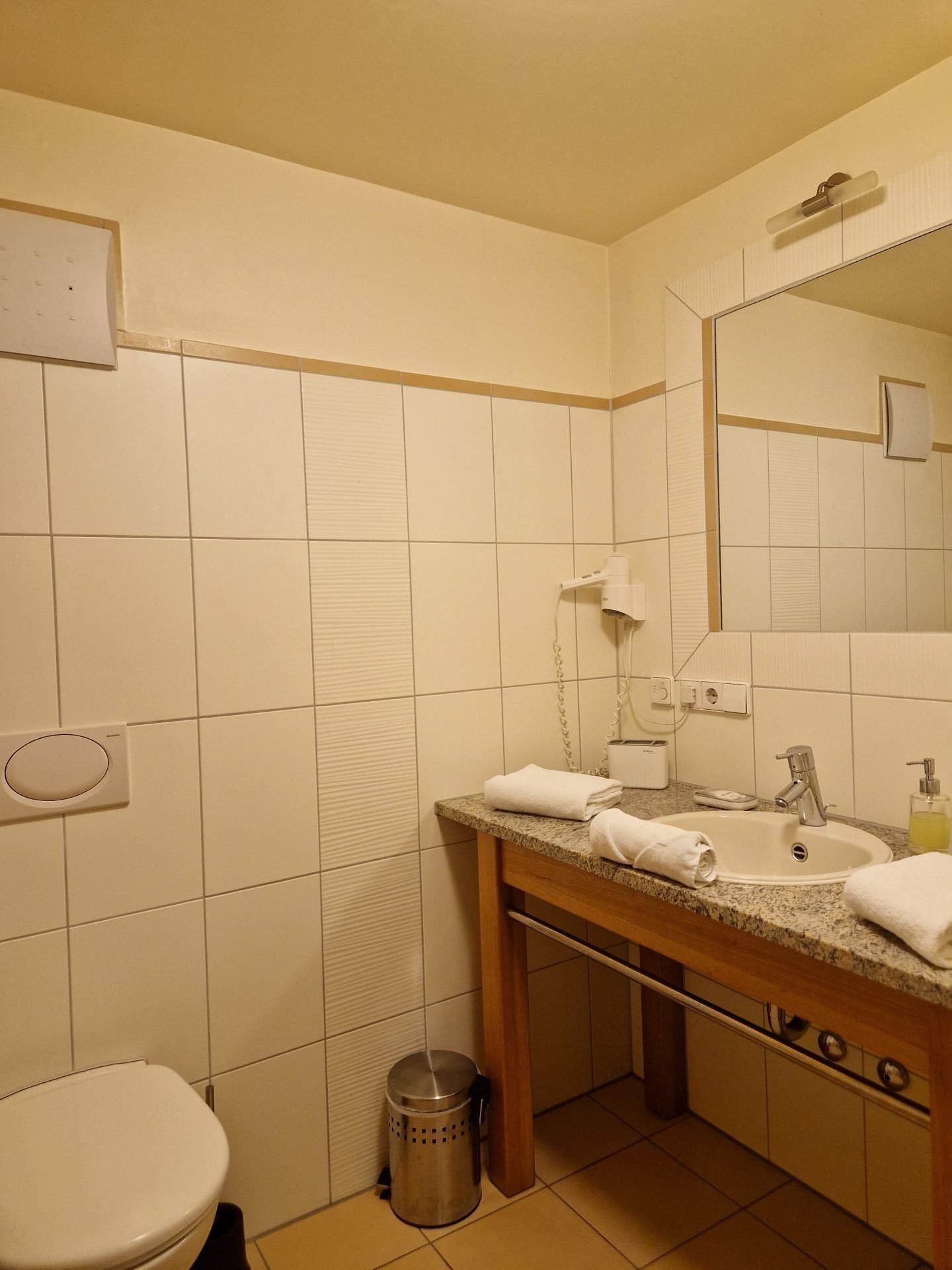Einzelzimmer Komfort Bad 2