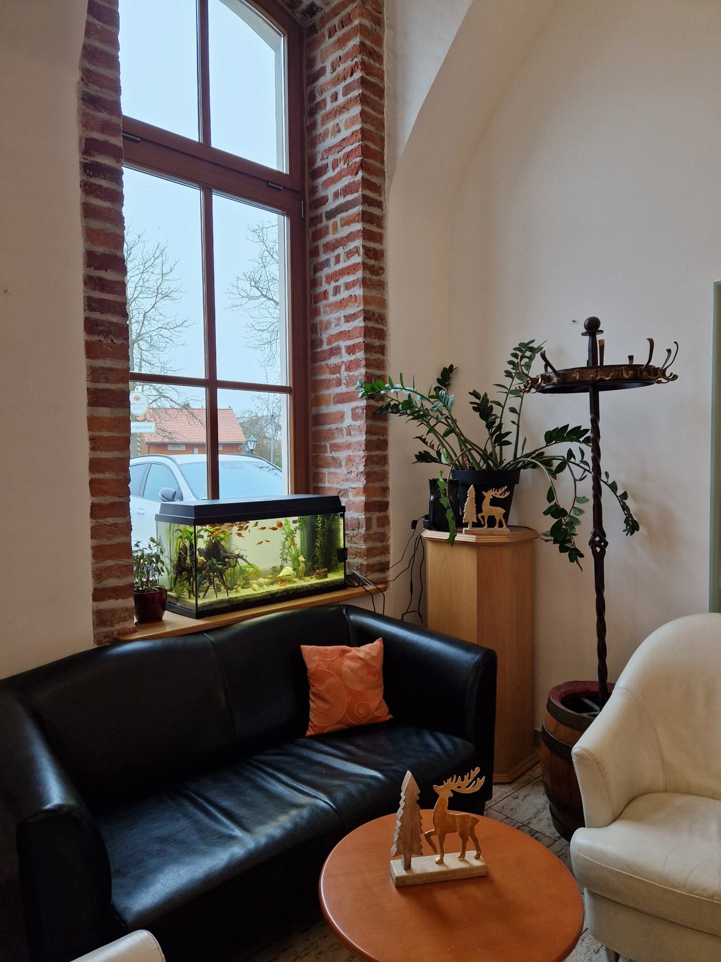 Foyer mit Aquarium im Landgasthof Krone