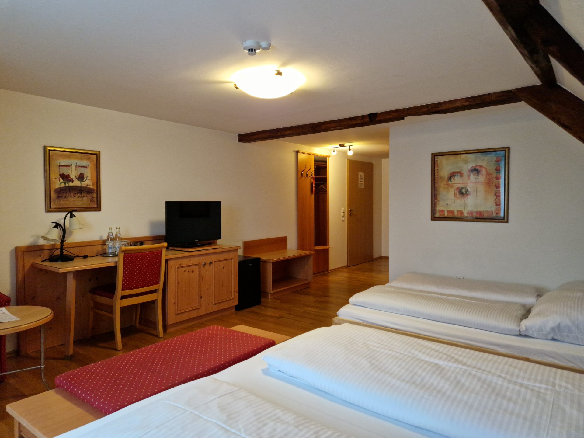 Vierbettzimmer Allgemein Zimmer 1